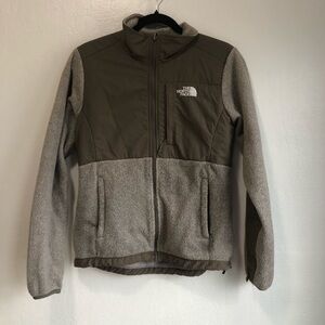 North Face women’s Denali fleece jacket. Size small brown taupe